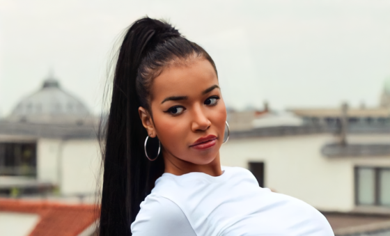 Ruby Nikara : « J’ai vendu mon âme » pour percer dans l’industrie